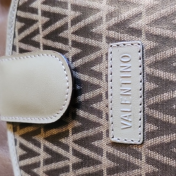 Mario Valentino  Wallet - Picture 2 of 15